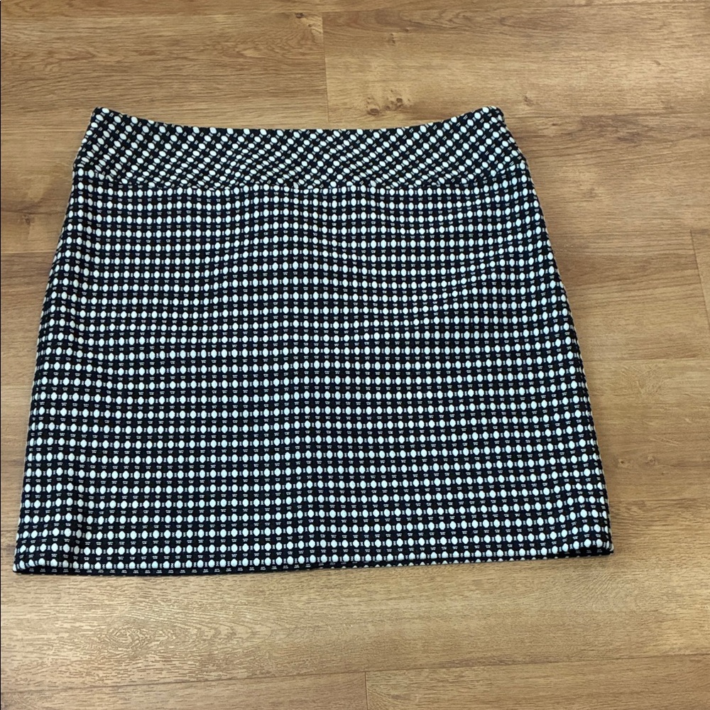 LOFT‎ Black and White Patterned Mini Skirt